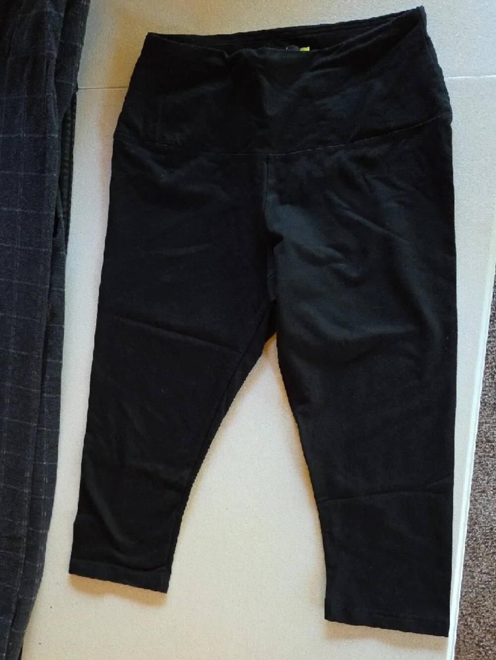 Lysse 3 Pack Black & Charcoal Plaid Leggings - Picture 7 of 8